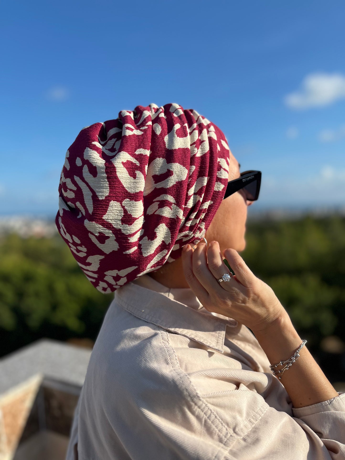 PEMBE - KREM DESENLİ BÜRÜMCÜK BÜZGÜLÜ BONE