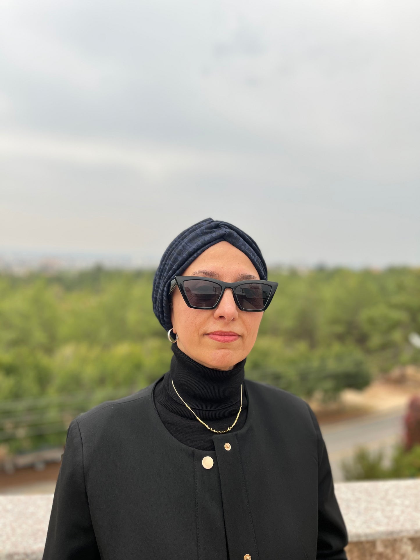 GECE LACİVERT JAKARLI BÜZGÜLÜ BONE