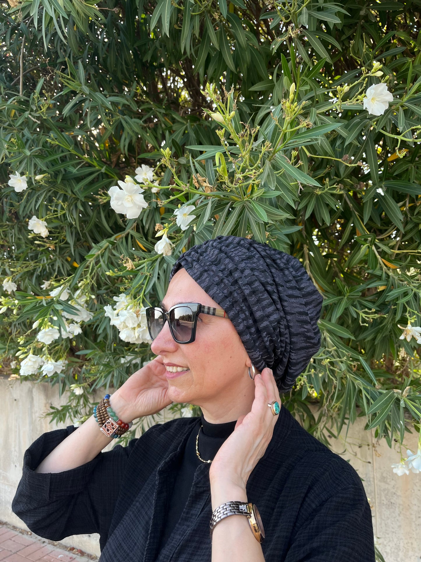 GECE GRİ JAKARLI BÜZGÜLÜ BONE