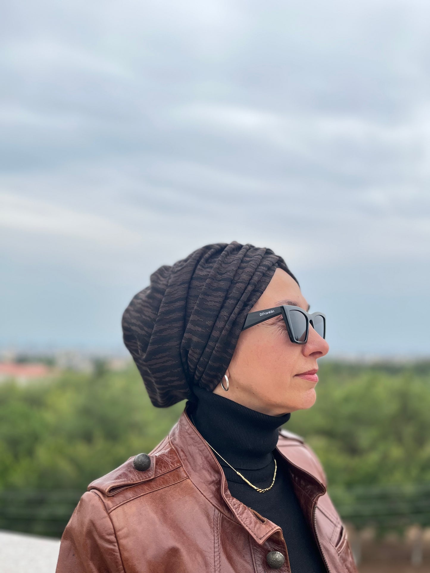 GECE KAHVERNEGİ JAKARLI BÜZGÜLÜ BONE