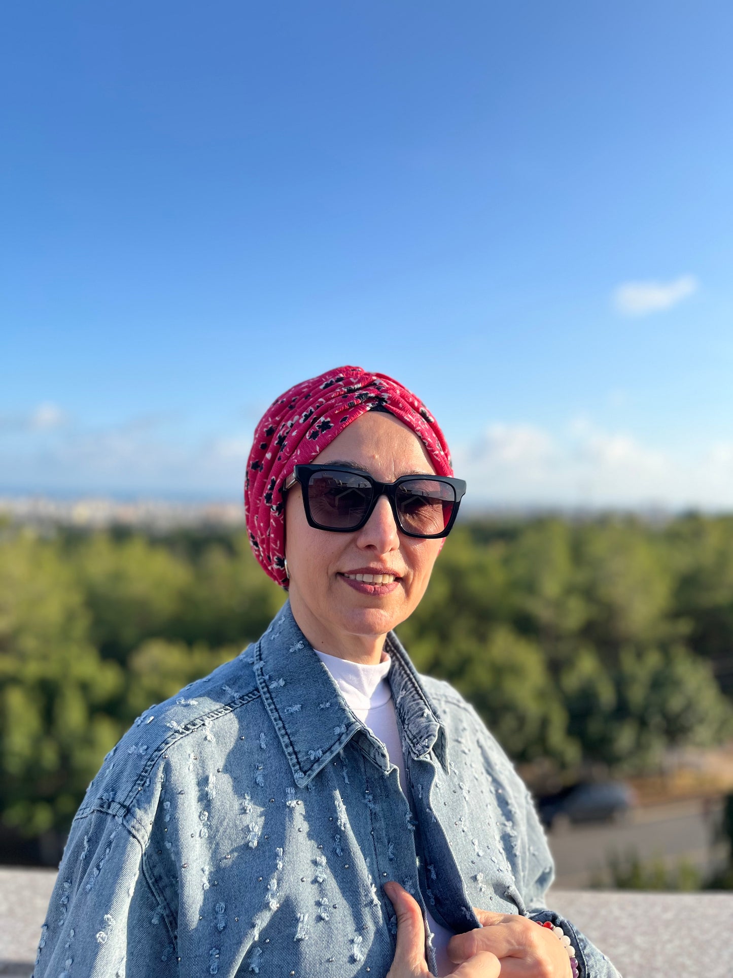 PEMBE ÇİÇEK DESENLİ BÜRÜMCÜK BÜZGÜLÜ BONE