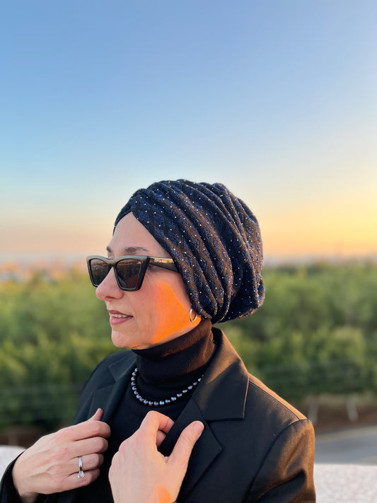 LACİVERT TAŞLI JAKARLI BÜZGÜLÜ BONE