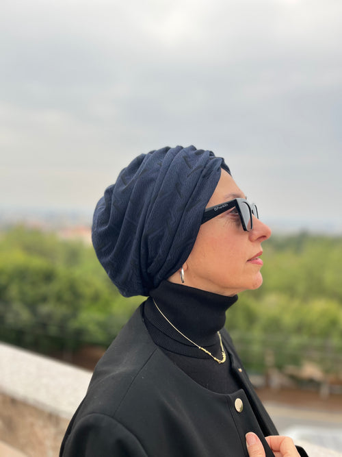 LACİVERT JAKARLI BÜZGÜLÜ BONE