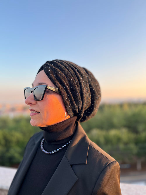 SİYAH TAŞLI JAKARLI BÜZGÜLÜ BONE