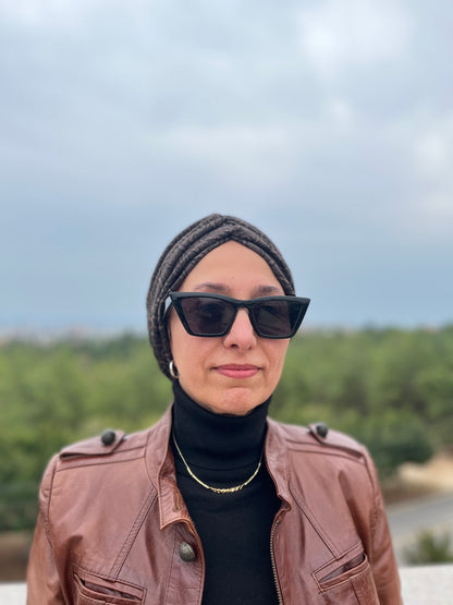 KAHVERENGİ ŞAL DESENJAKARLI BÜZGÜLÜ BONE