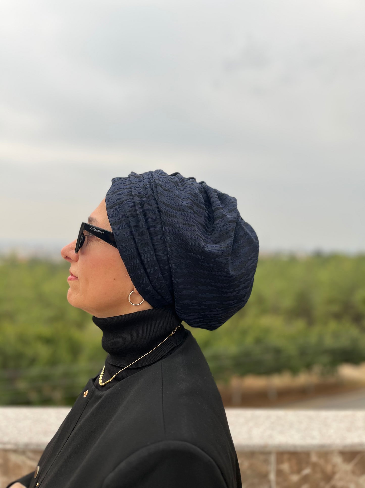 GECE LACİVERT JAKARLI BÜZGÜLÜ BONE