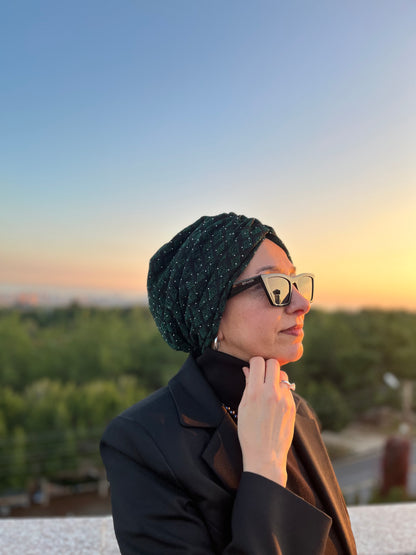 YEŞİL TAŞLI JAKARLI BÜZGÜLÜ BONE