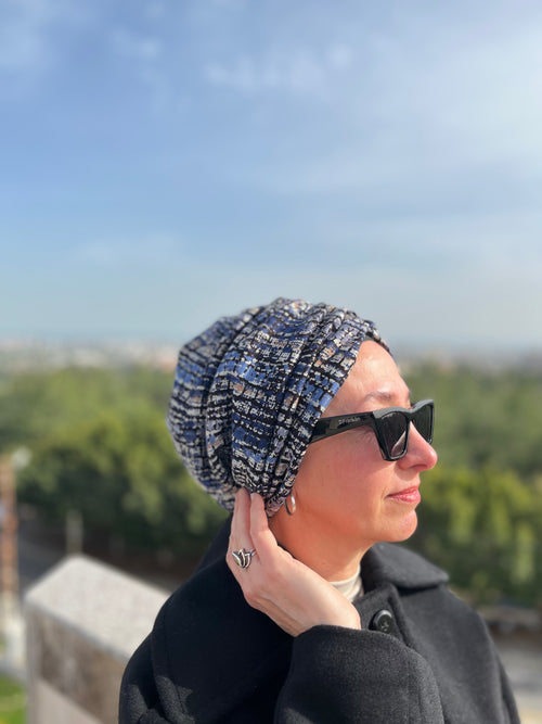 MAVİ DESEN MENEKŞE KUMAŞ BÜZGÜLÜ BONE