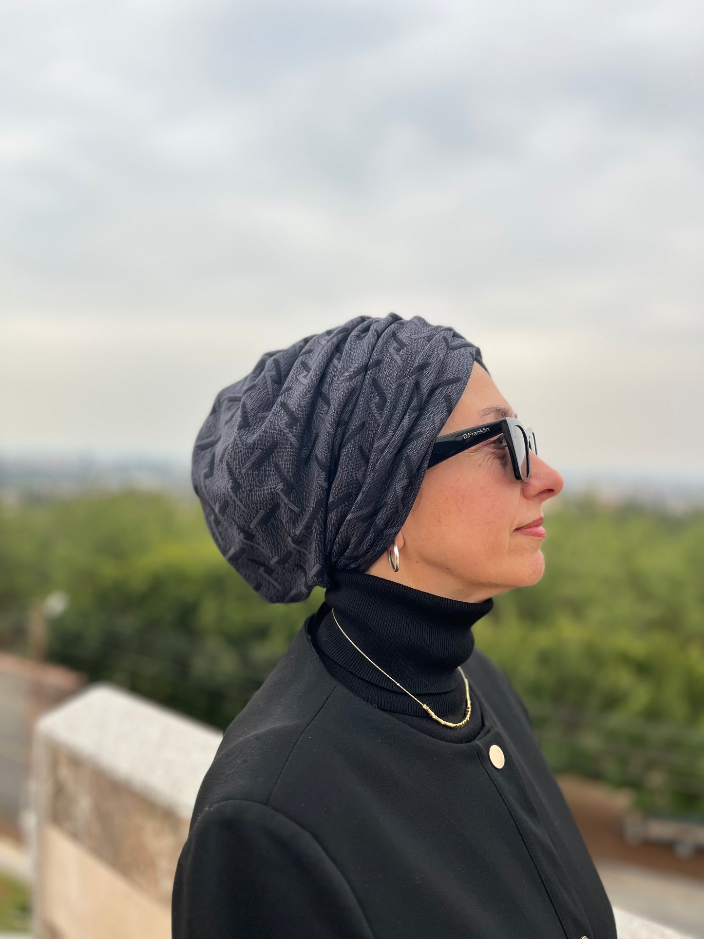 GRİ JAKARLI BÜZGÜLÜ BONE