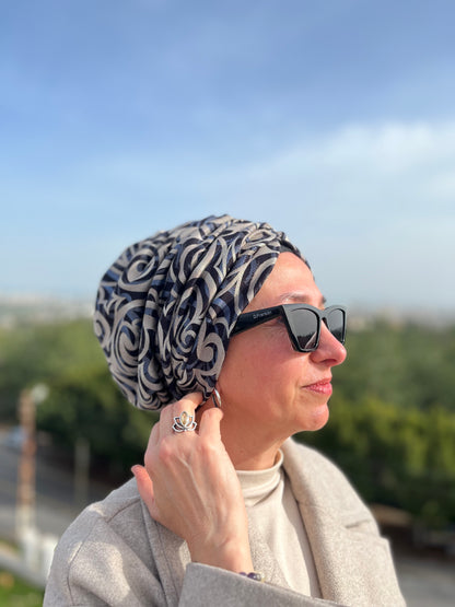 DALGA DESENLİ MENEKŞE BÜZGÜLÜ BONE