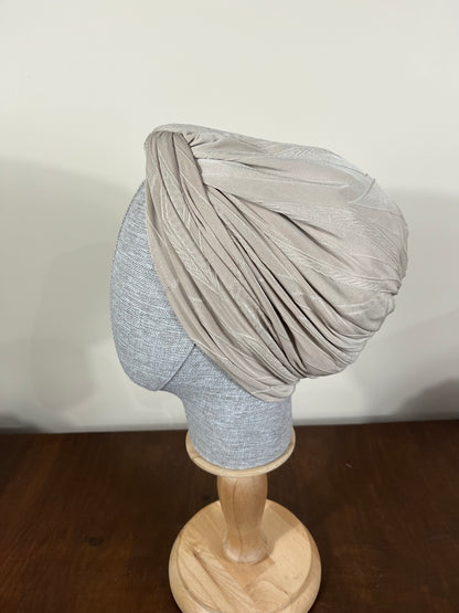 KREM KABARTMA DESENLİ SANDY BURGULU BONE