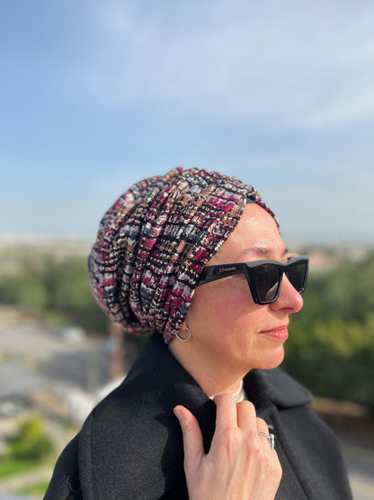 PEMBE DESEN MENEKŞE KUMAŞ BÜZGÜLÜ BONE