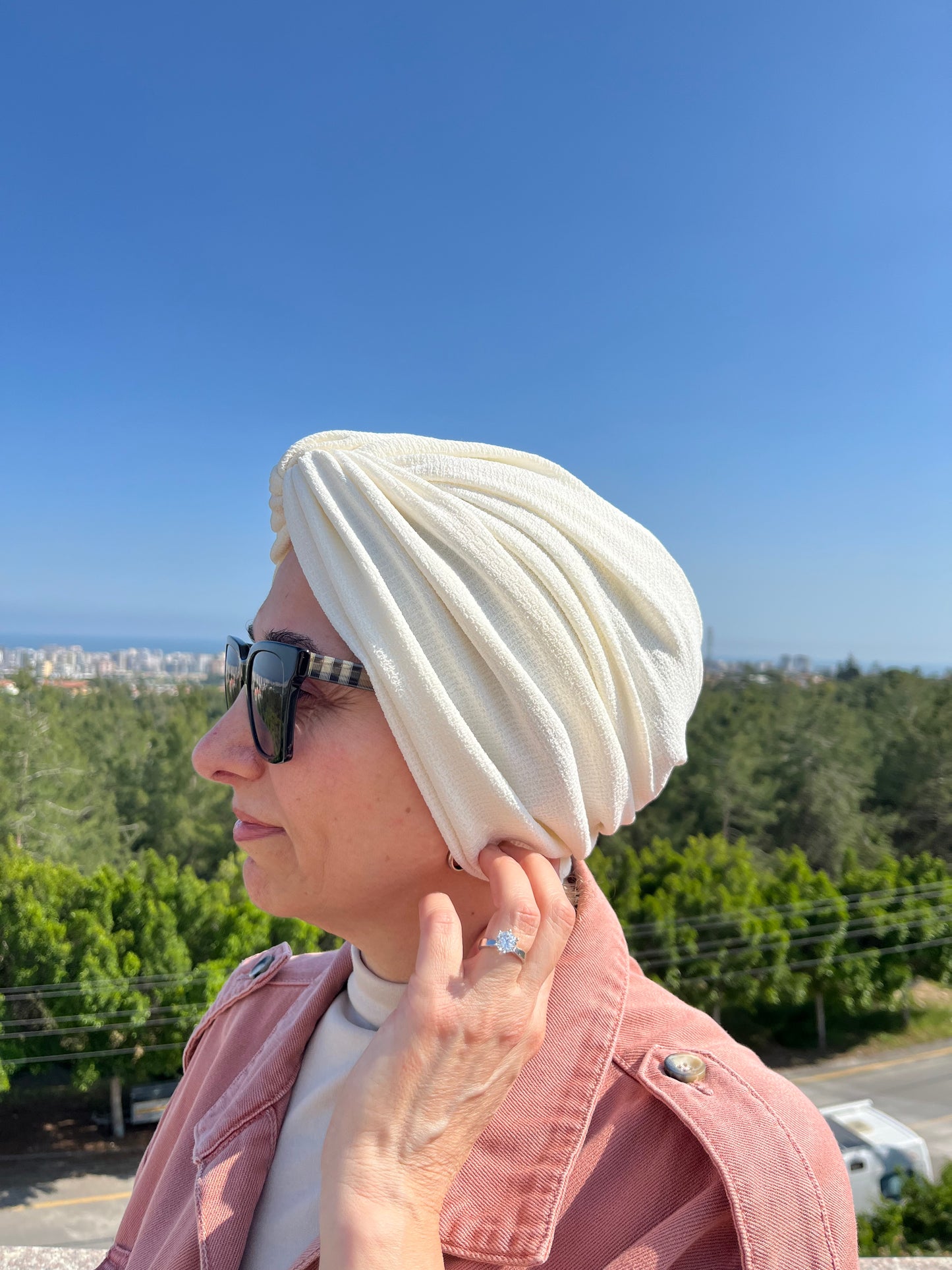 EKRU BÜRÜMCÜK BURGULU BONE