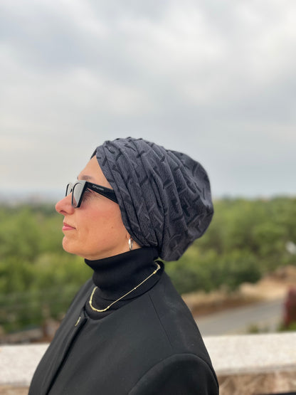 GRİ JAKARLI BÜZGÜLÜ BONE