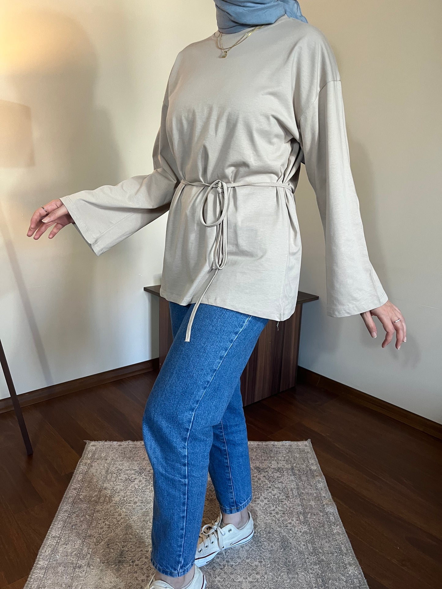 Bağcık detaylı penye bluz (Taş rengi)