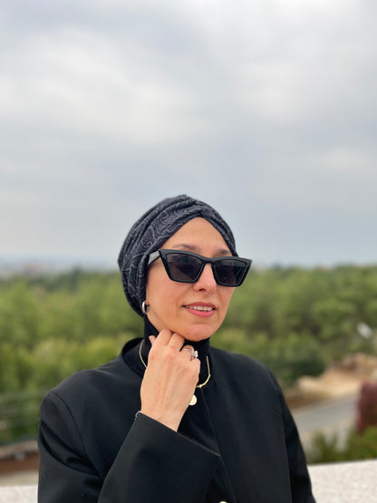 GRİ ŞAL DESEN JAKARLI BÜZGÜLÜ BONE